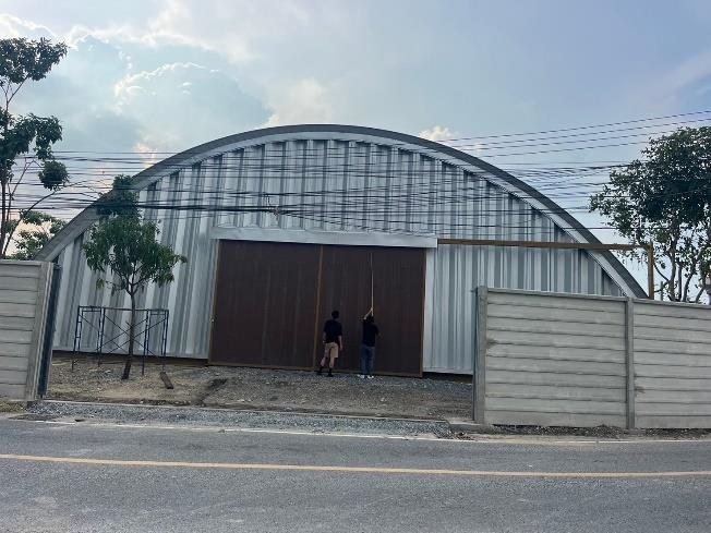 งานอาคารโรงเก็บรถไร้โครงสร้าง